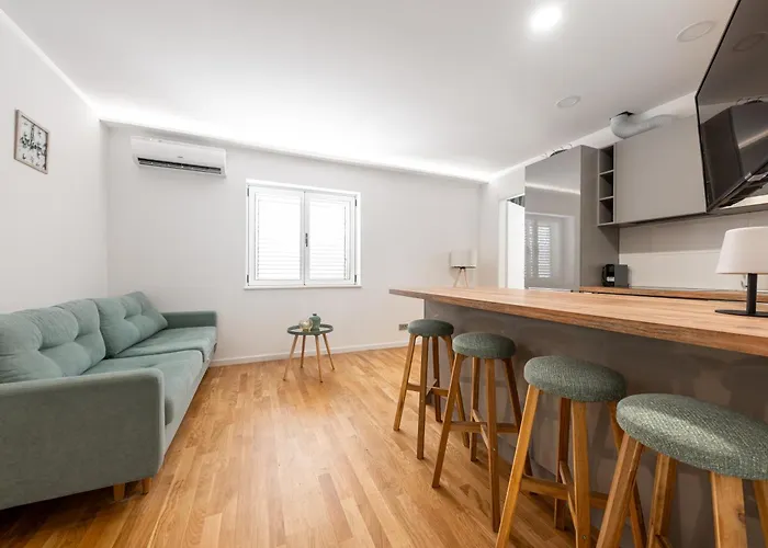 M&M Apartments